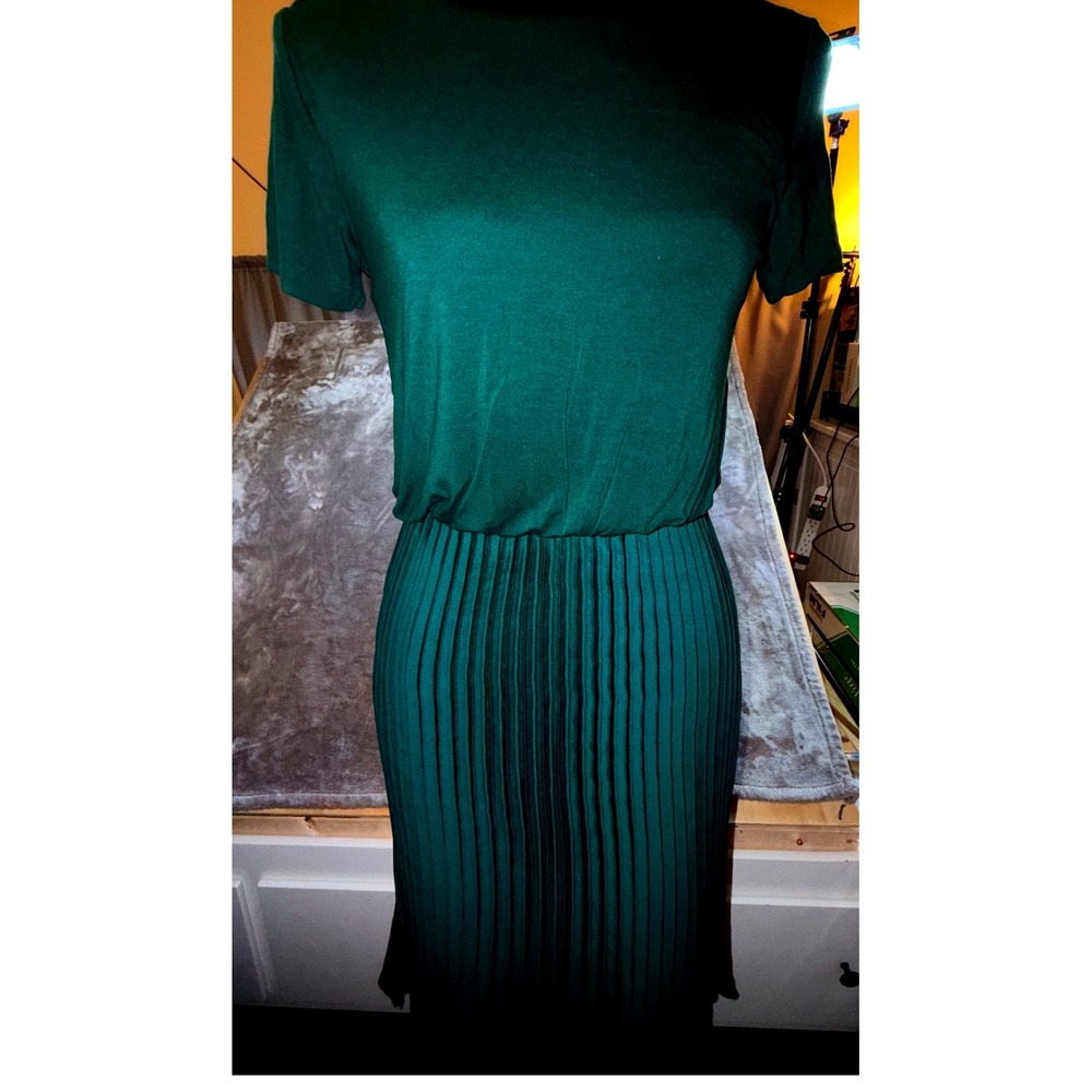 LOFT Pleated Midi Dress Women 0 Petite Green Excellent Short Sleeve Scoop Back